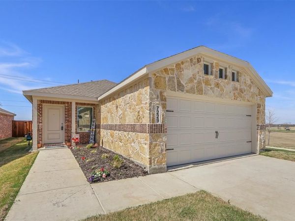 7229 Adderly Road, Pilot Point, TX 76258