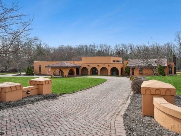 9 Jonathan Smith Rd, Morris, NJ 07960