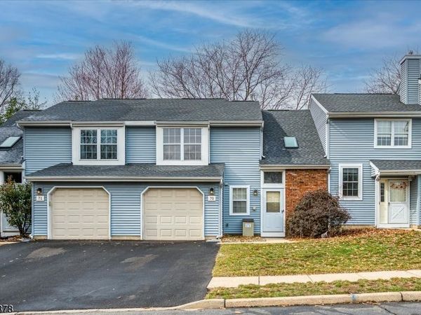 70 Avebury Pl, Franklin, NJ 08873