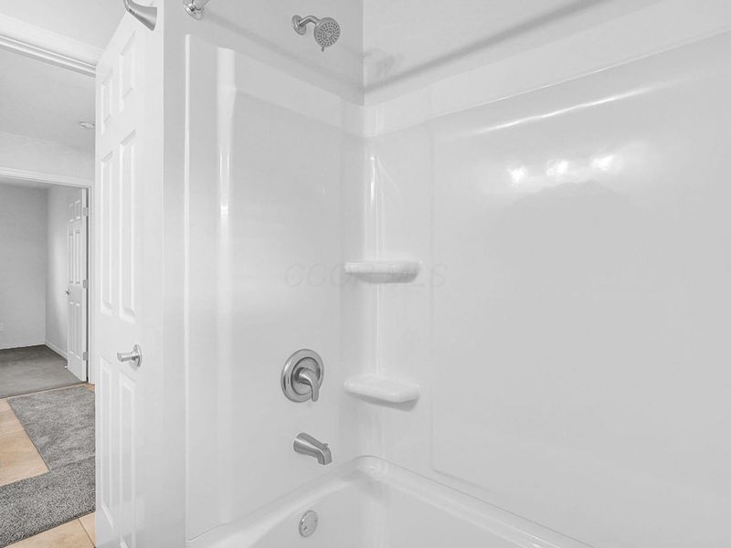 463 Darbyhurst Road , Columbus, OH 43228 Photo 15