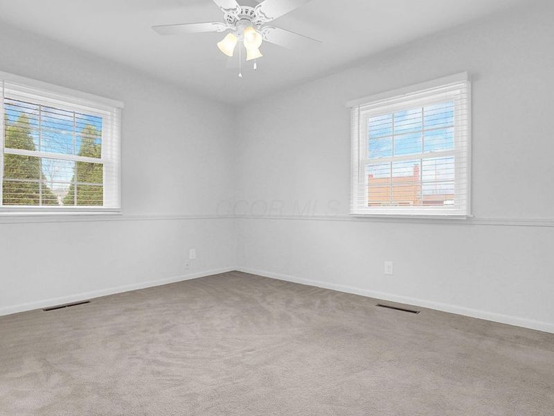 463 Darbyhurst Road , Columbus, OH 43228 Photo 17