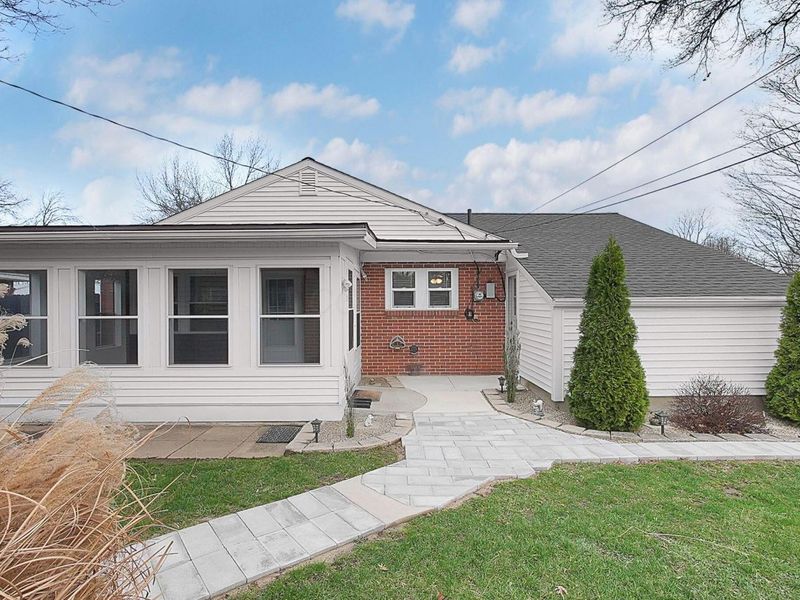 463 Darbyhurst Road , Columbus, OH 43228 Photo 22