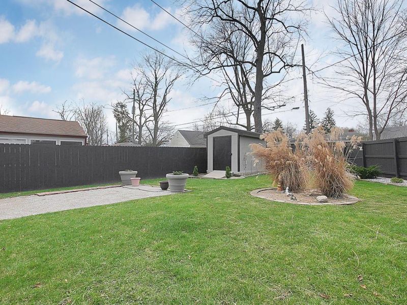 463 Darbyhurst Road , Columbus, OH 43228 Photo 23