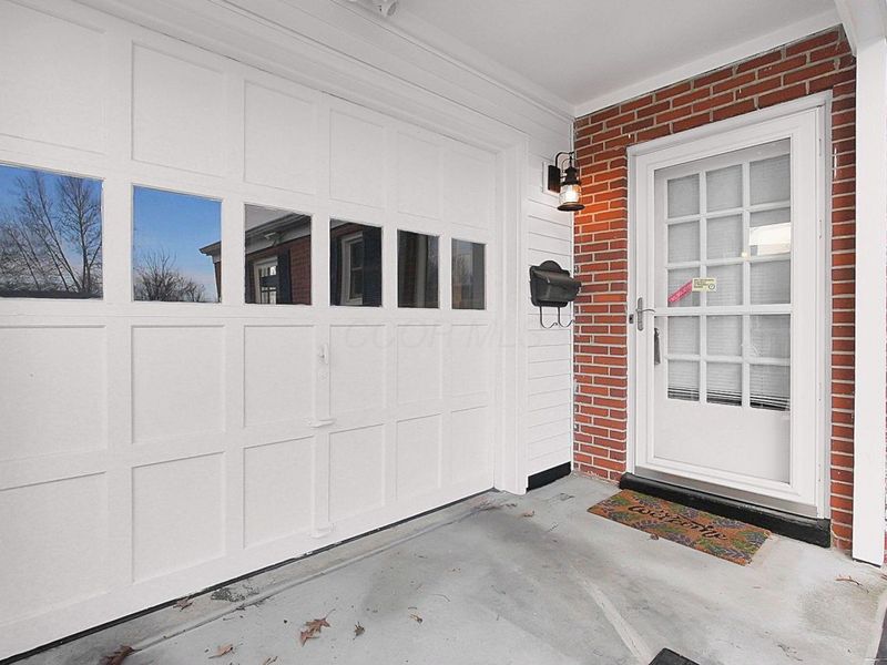 463 Darbyhurst Road , Columbus, OH 43228 Photo 4