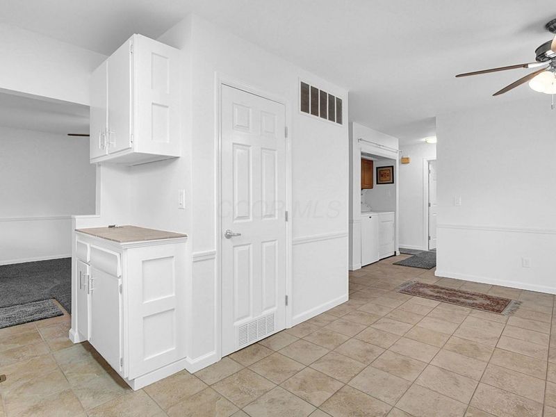 463 Darbyhurst Road , Columbus, OH 43228 Photo 9