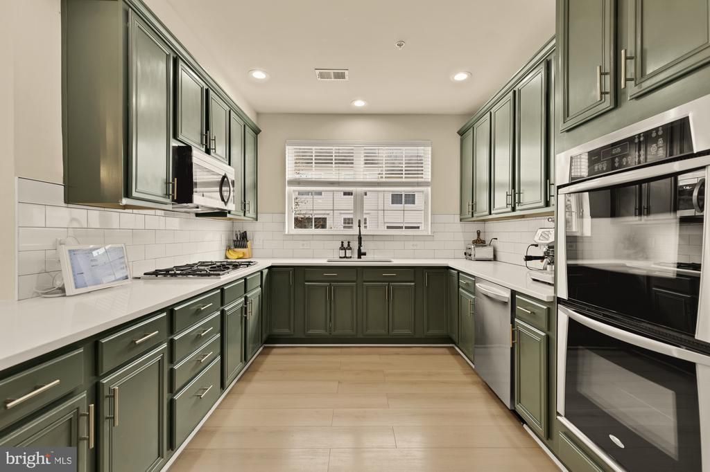 4420 Beechstone Lane, Unit B, Fairfax, VA 22033 Main Photo