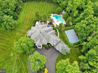 100 E HOLLAND ROAD, HOLLAND, PA 18966