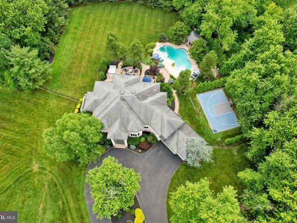 100 E HOLLAND ROAD, HOLLAND, PA 18966