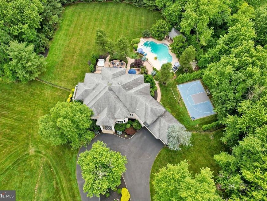 100 E Holland Road, Holland, PA 18966 Main Photo