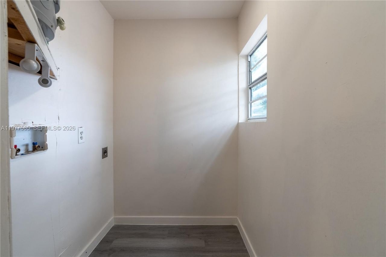 2250 NW 154th St, Miami Gardens, FL 33054 Photo