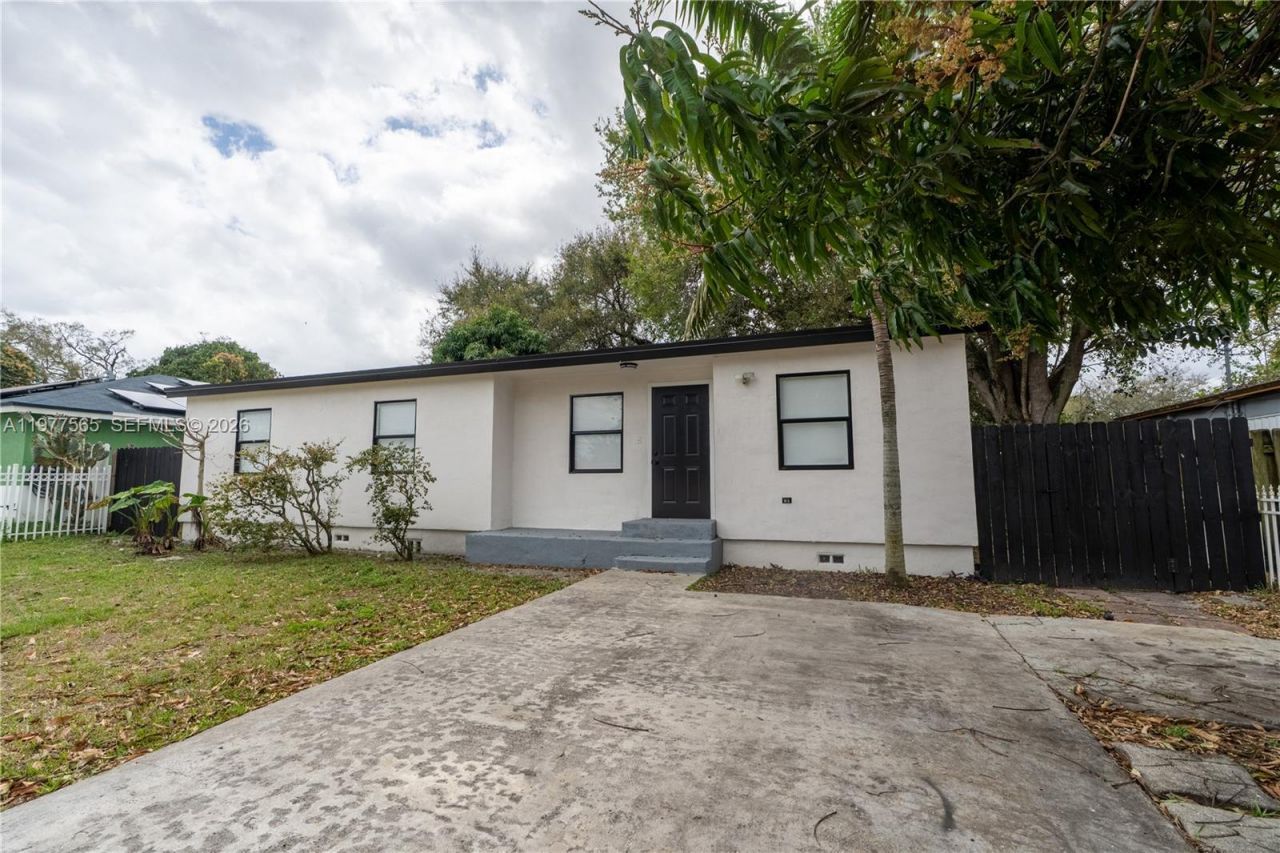 2250 NW 154th St, Miami Gardens, FL 33054 Photo