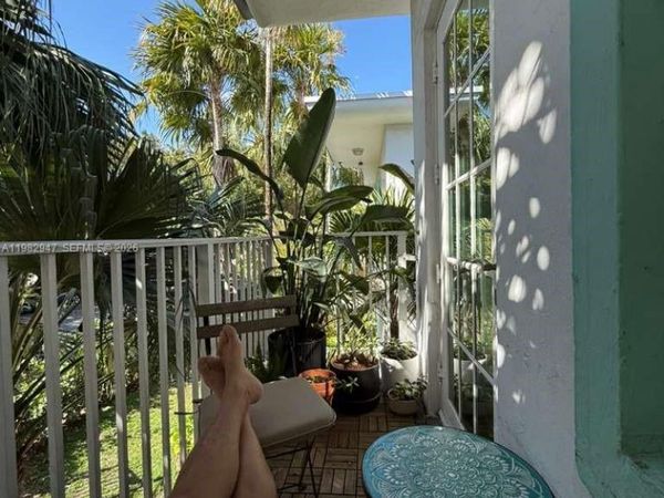 901 Meridian Ave, Unit 201, Miami Beach, FL 33139