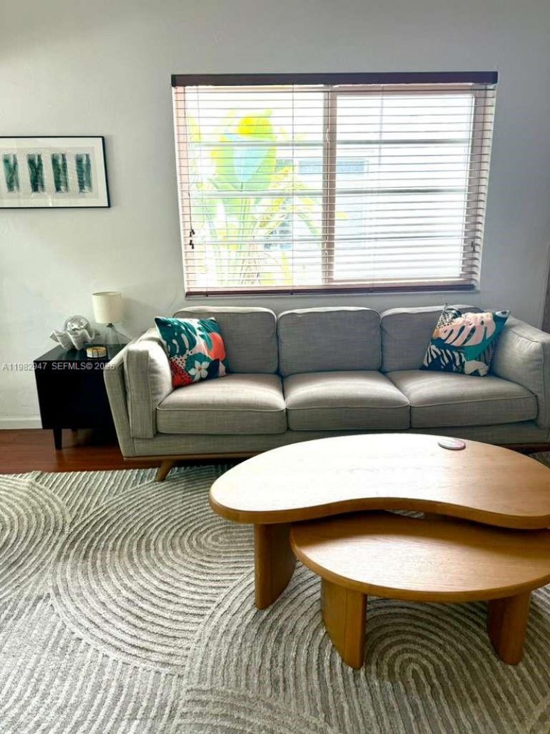 901 Meridian Ave, Unit 201, Miami Beach, FL 33139 Photo