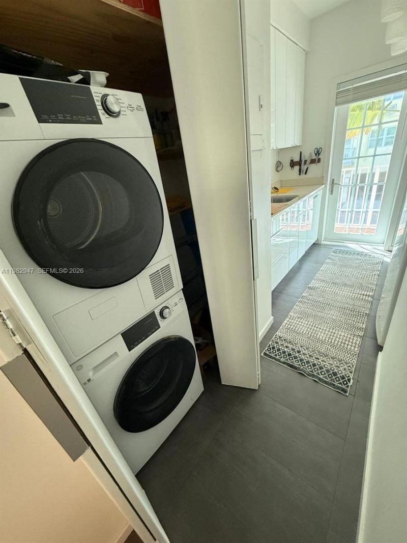 901 Meridian Ave, Unit 201, Miami Beach, FL 33139 Photo