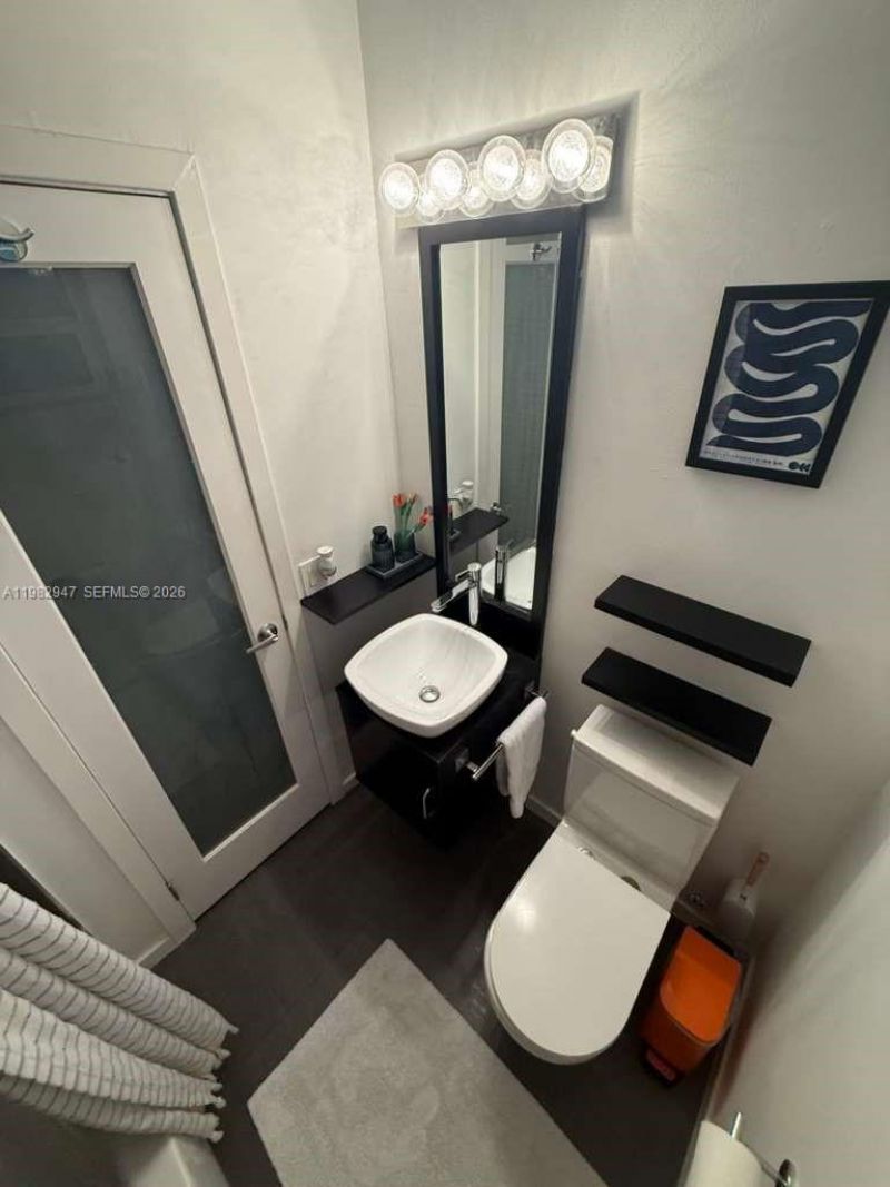 901 Meridian Ave, Unit 201, Miami Beach, FL 33139 Photo