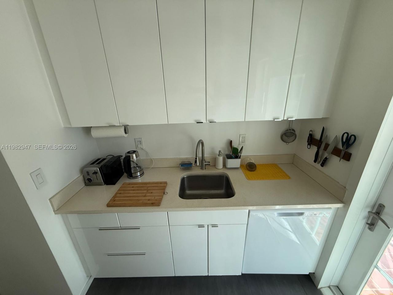 901 Meridian Ave, Unit 201, Miami Beach, FL 33139 Photo