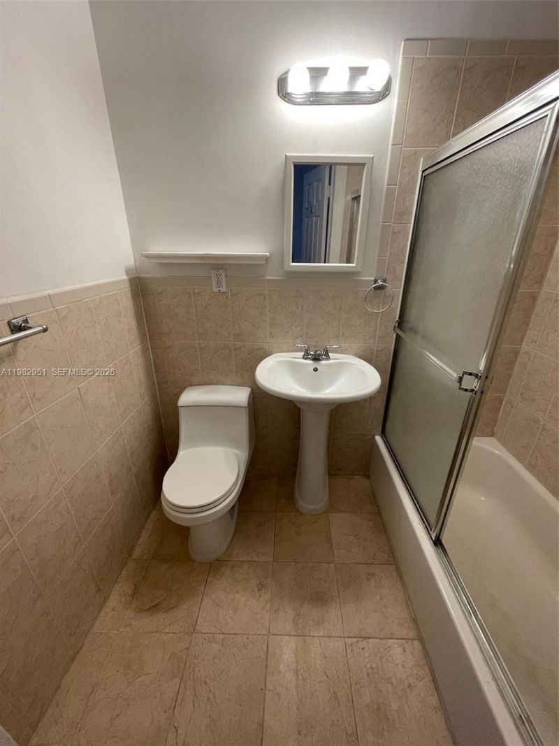 1611 Michigan Ave , Unit 15, Miami Beach, FL 33139 Photo