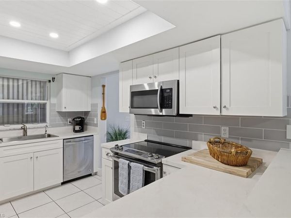 26920 Spanish Gardens DR, BONITA SPRINGS, FL 34135