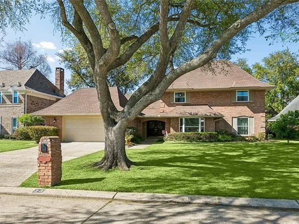 33 CHATEAU DU JARDIN Drive, Kenner, LA 70065