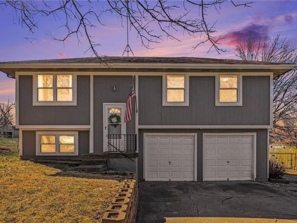 21395 W 181ST Street, Olathe, KS 66062