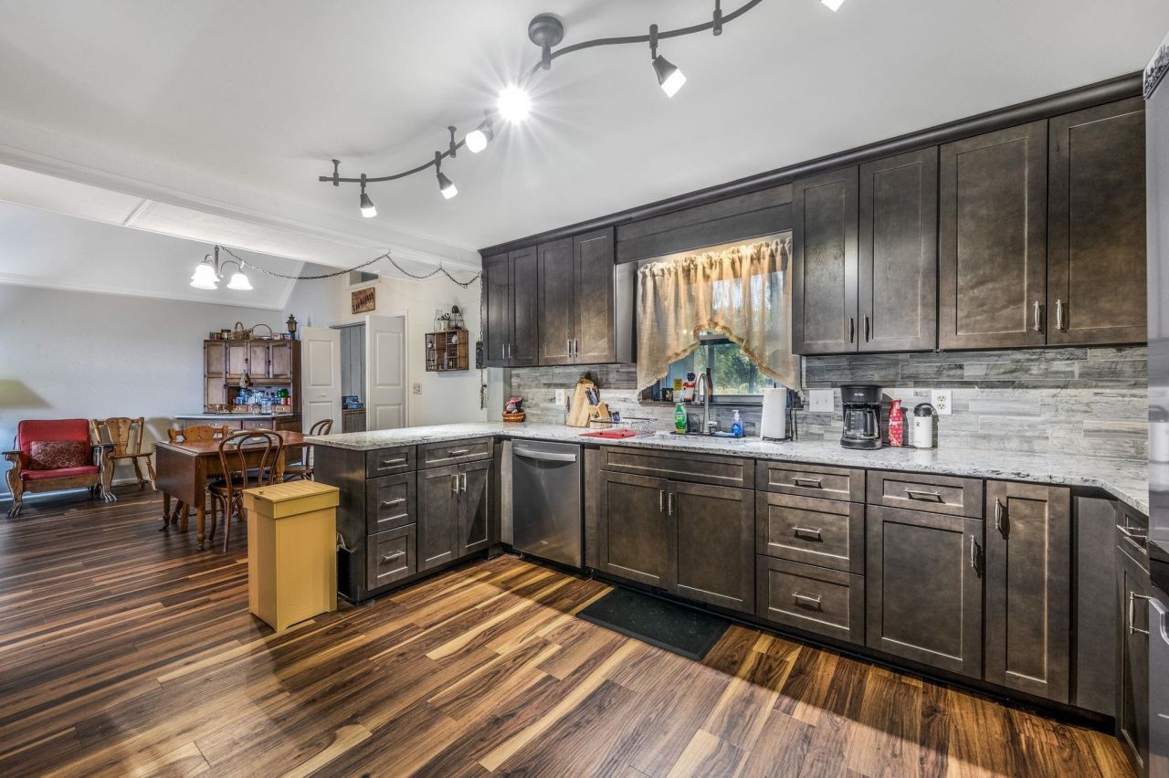 2214 Franklin Circle Photo 13