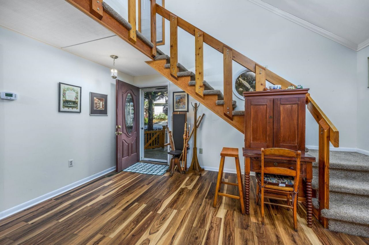 2214 Franklin Circle Photo 6