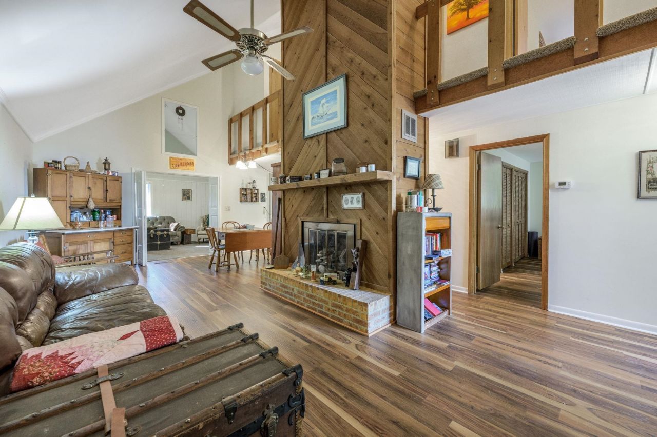 2214 Franklin Circle Photo 7