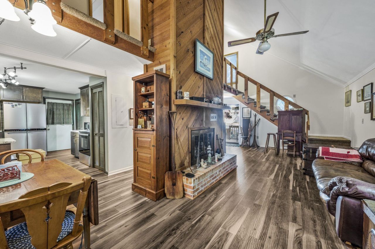 2214 Franklin Circle Photo 8