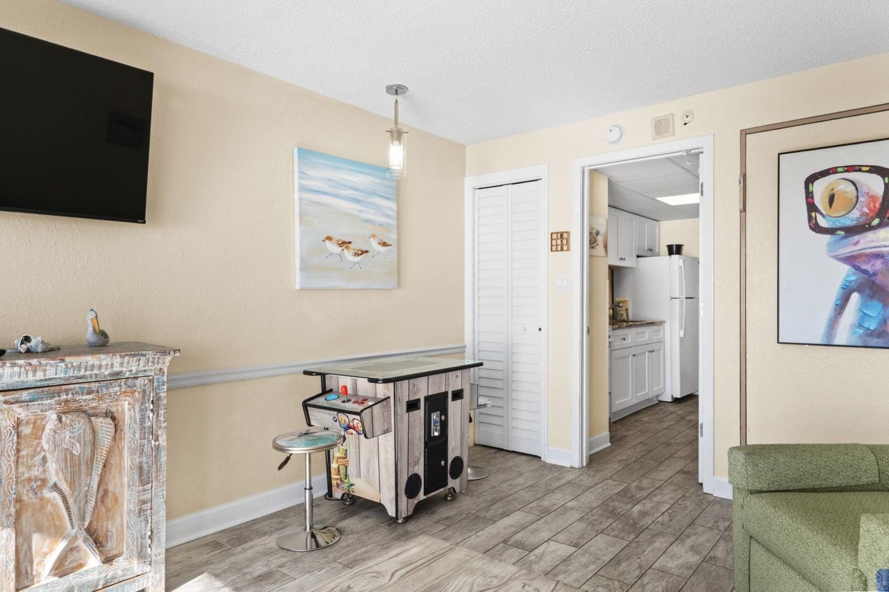 2300 N Ocean Blvd.  Photo 15