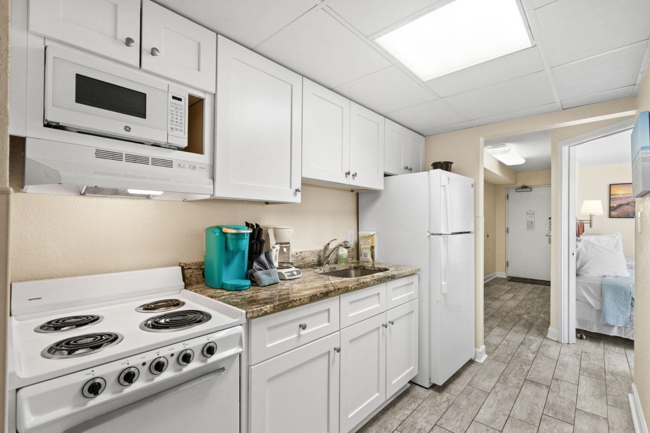 2300 N Ocean Blvd.  Photo 24