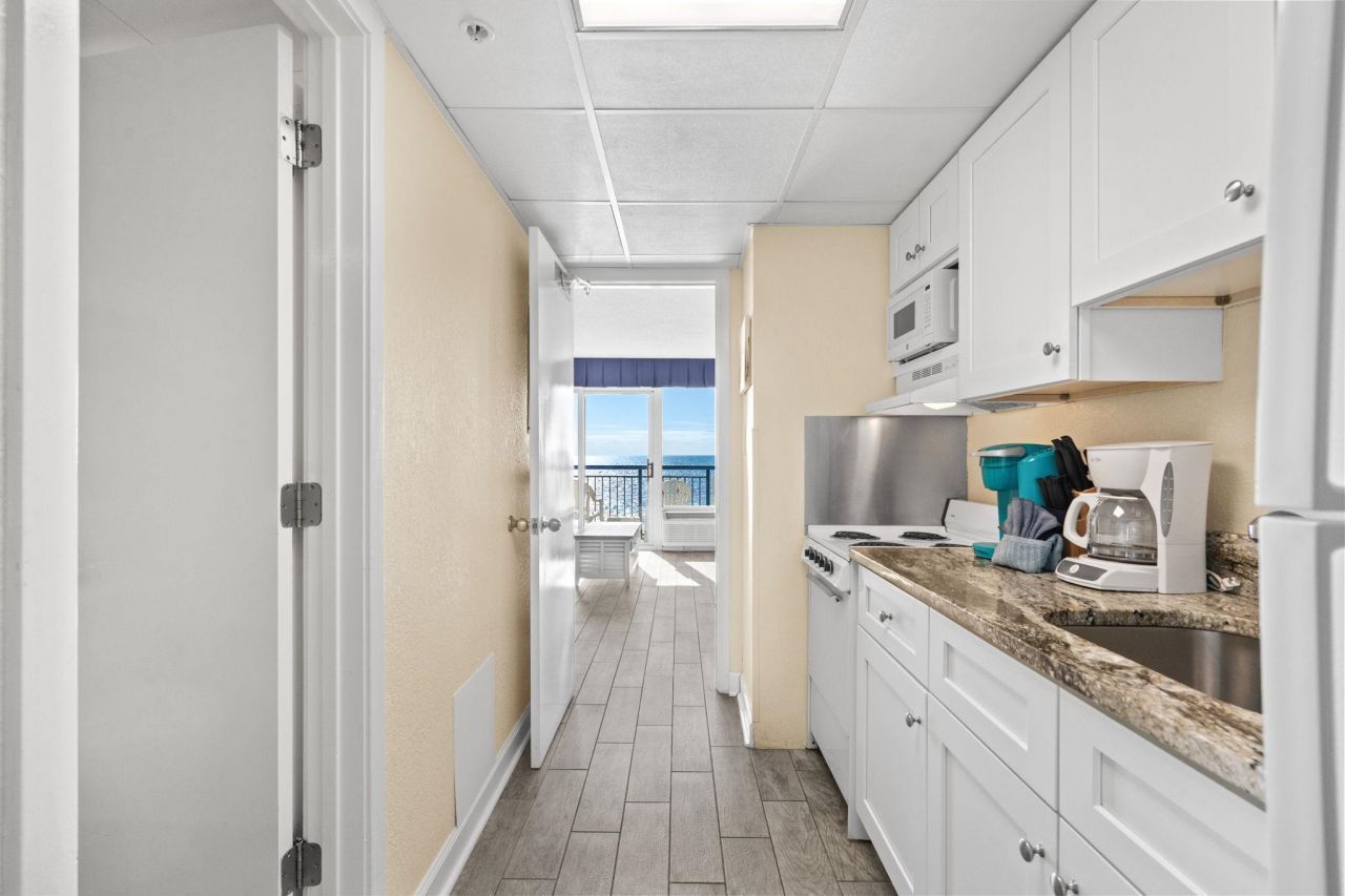 2300 N Ocean Blvd.  Photo 26