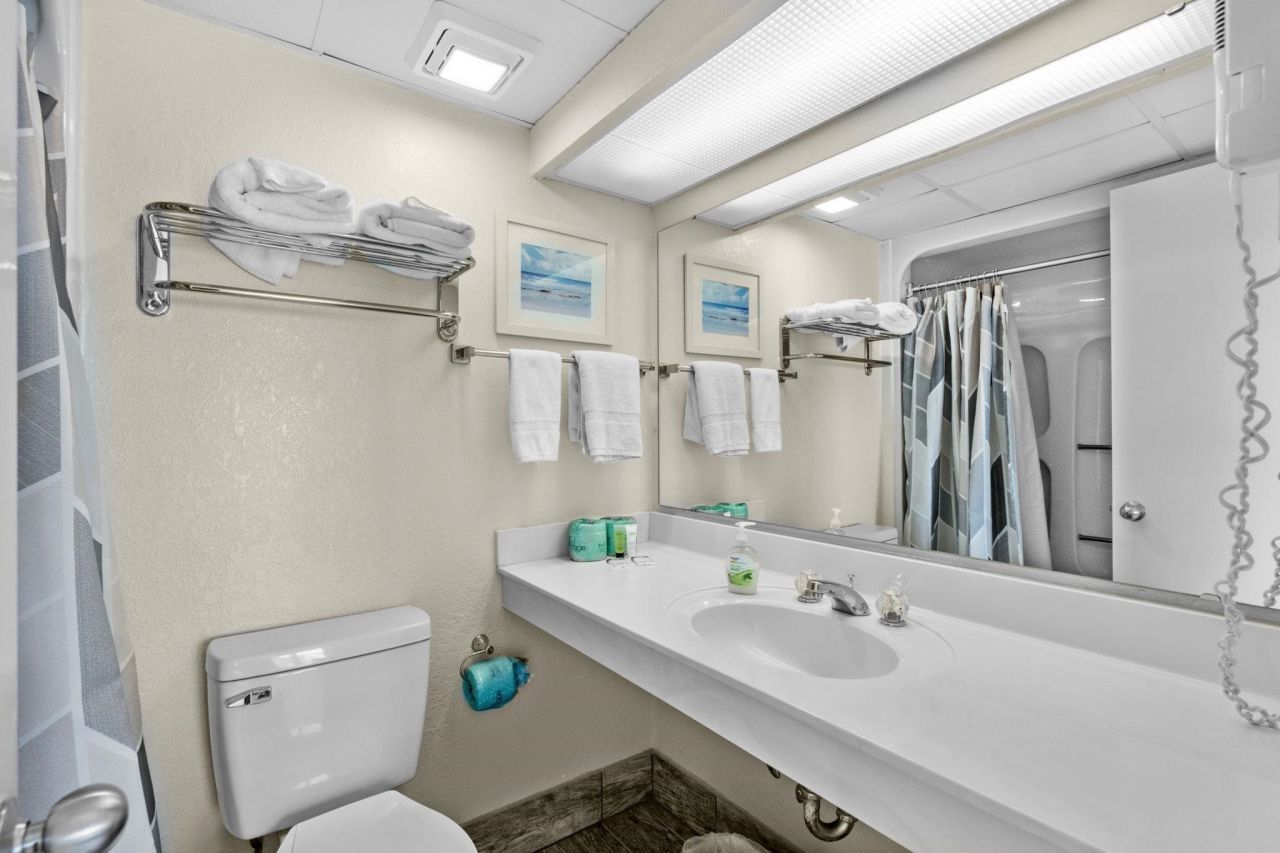 2300 N Ocean Blvd.  Photo 30