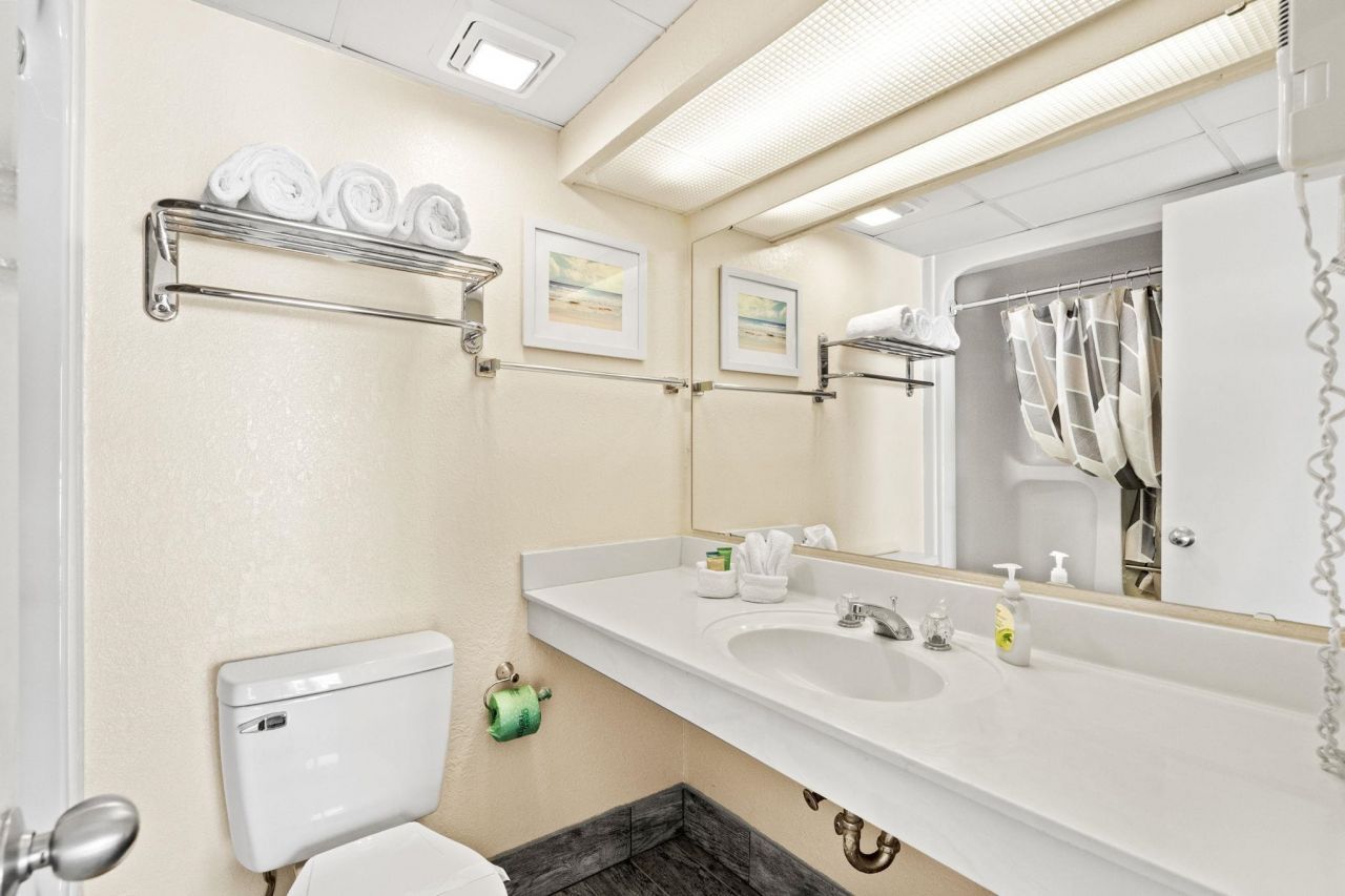 2300 N Ocean Blvd.  Photo 34