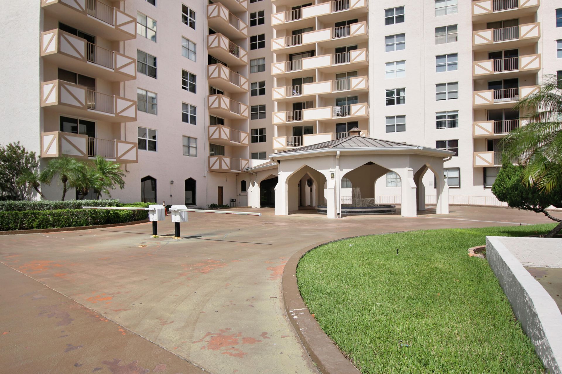 1865 S Ocean Drive, Unit 6c, Hallandale Beach, FL 33009 Photo