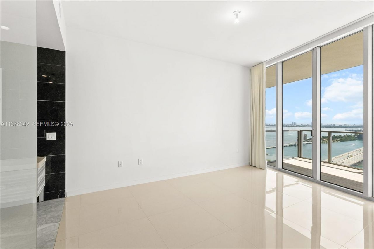 1100 Biscayne Blvd , Unit 3404, Miami, FL 33132 Photo