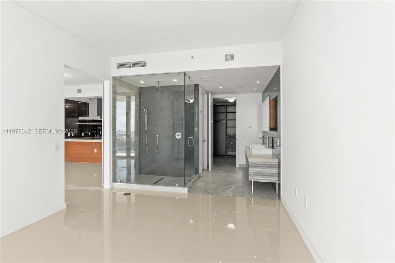 1100 Biscayne Blvd , Unit 3404, Miami, FL 33132 Photo