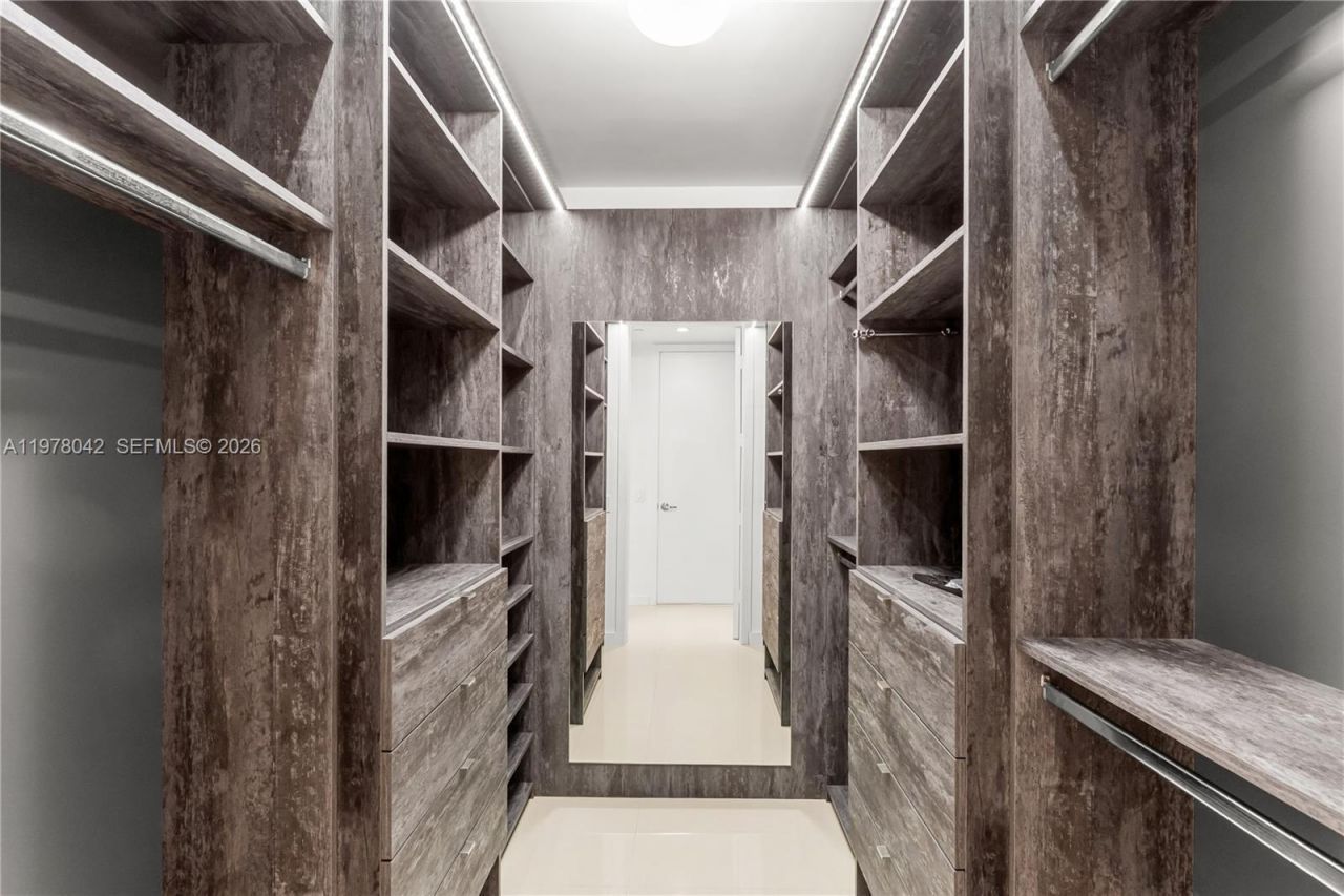 1100 Biscayne Blvd , Unit 3404, Miami, FL 33132 Photo