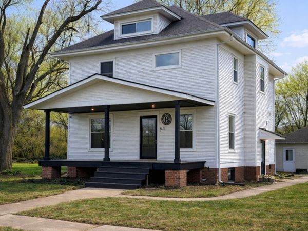 401 S Locust Street, Wapella, IL 61777