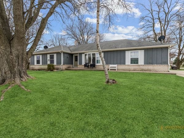 9712 Jean Drive , Hebron, IL 60034