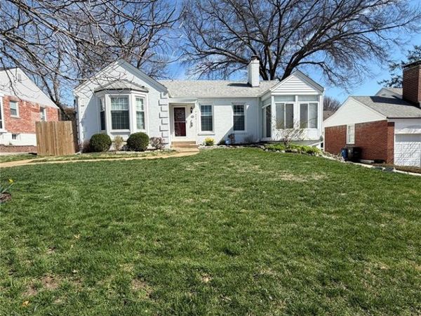 840 Wild Cherry Lane, University City, MO 63130