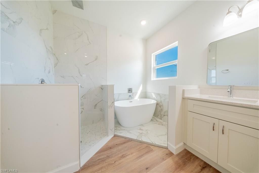 2324 SW 20th Ave, Cape Coral, FL 33991 Photo