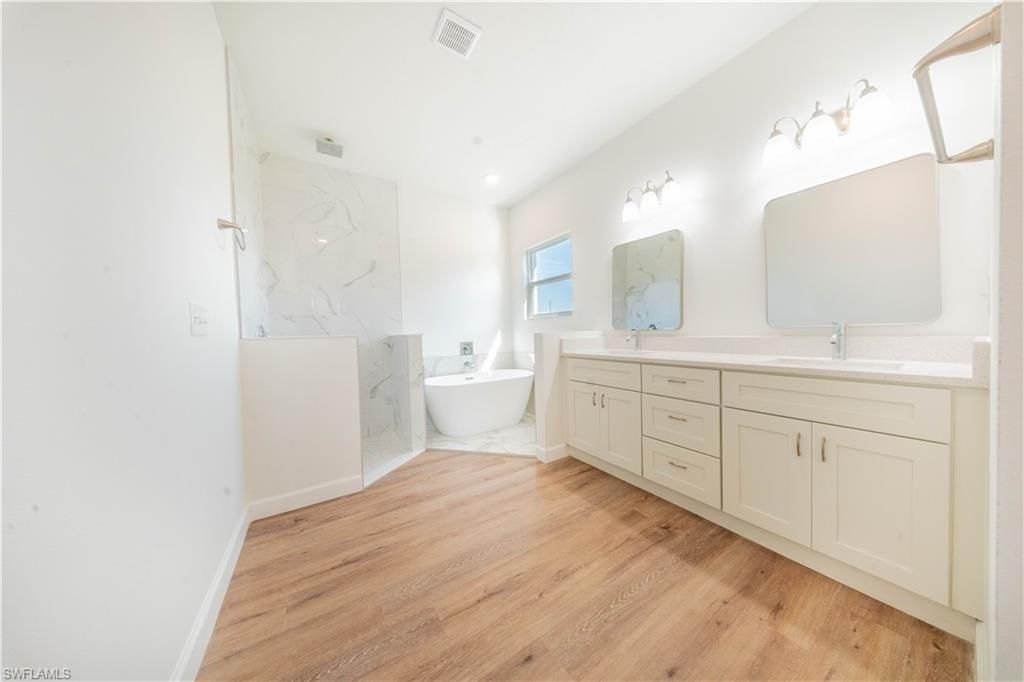 2324 SW 20th Ave, Cape Coral, FL 33991 Photo