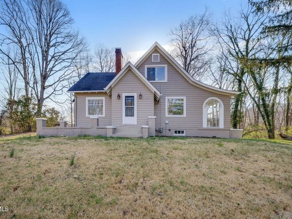 128 Shadowwood Lane, Elizabethton, TN 37643