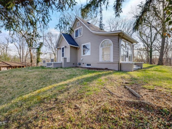 128 Shadowwood Lane, Elizabethton, TN 37643