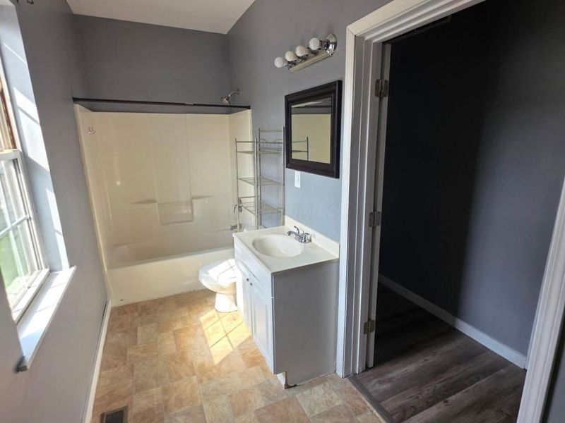 30 N Morris Street , Newark, OH 43055 Photo 5