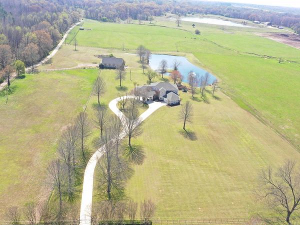 700 KEOUGH DR, Piperton, TN 38017
