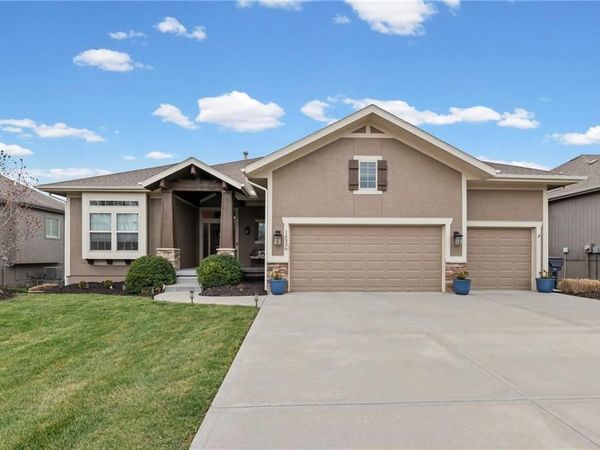 16336 S Twilight Lane, Olathe, KS 66062
