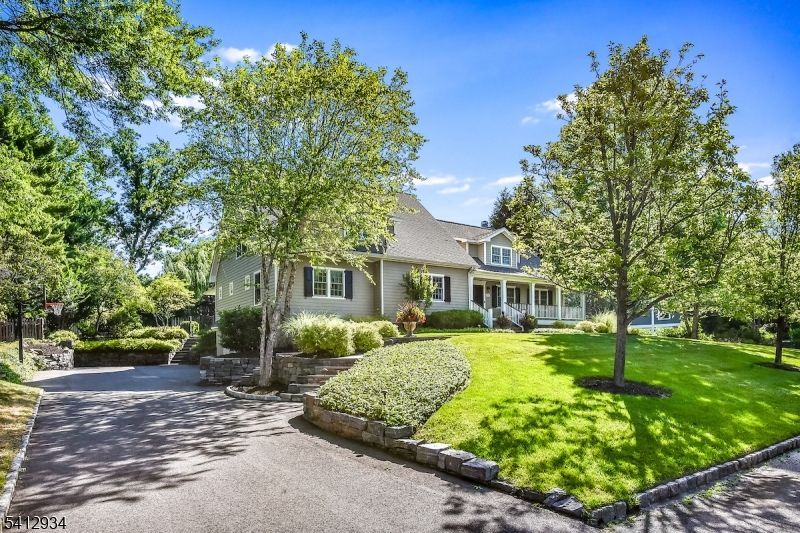 1020 Minisink Way, Westfield, NJ 07090 Main Photo