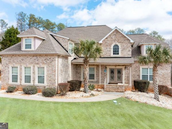 1227 Castle Point Court SW, Conyers, GA 30094