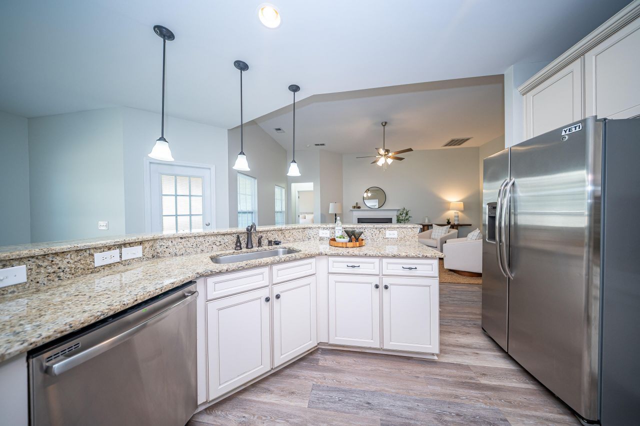 402 Pomegranate Drive Photo 17